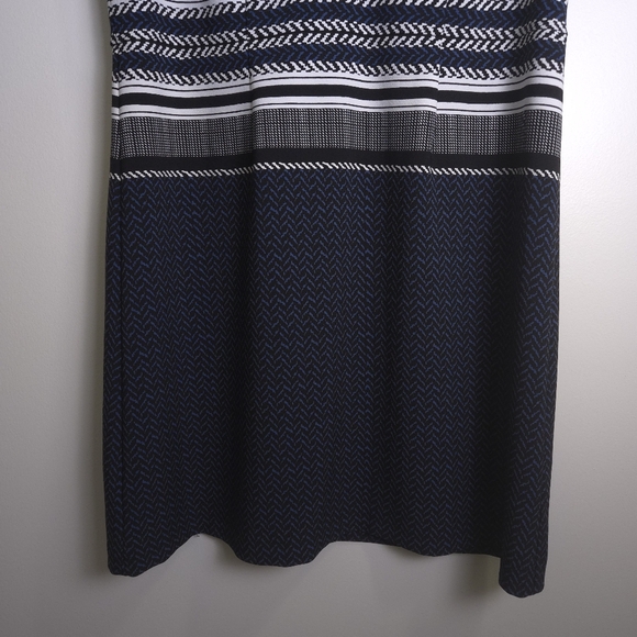 ADRIANNA PAPELL Capsule Sleeve V Neck Blue Geometric Career Dress 18W - Picture 5 of 7